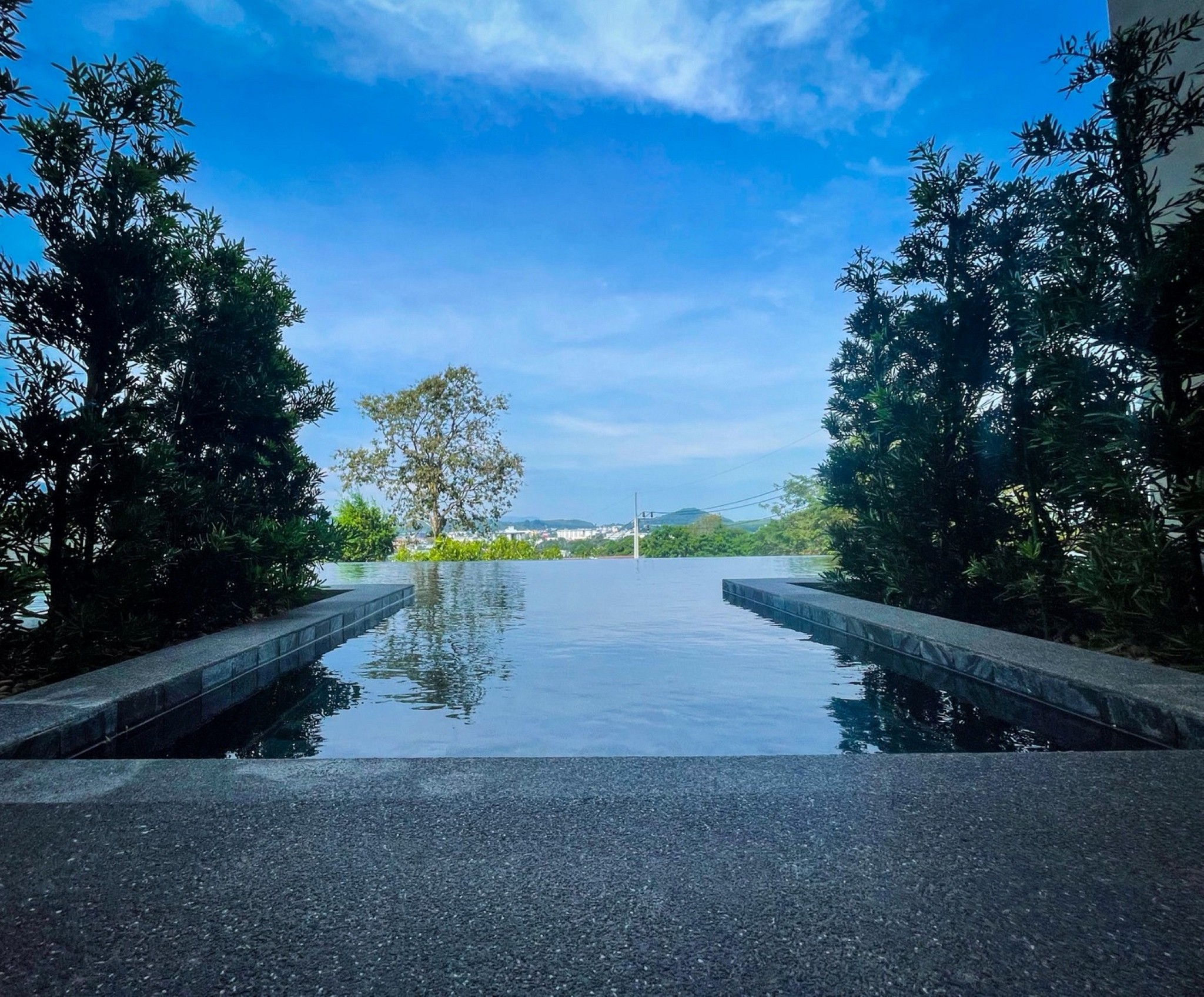 Pool Access – Twin