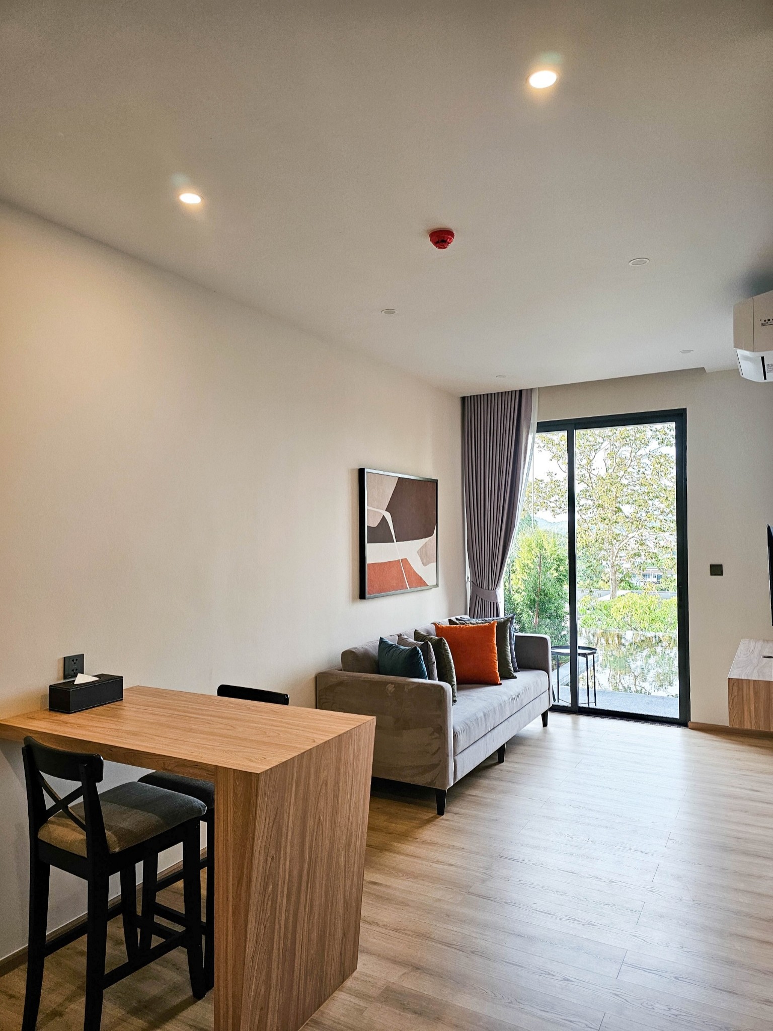 Pool Access – Twin