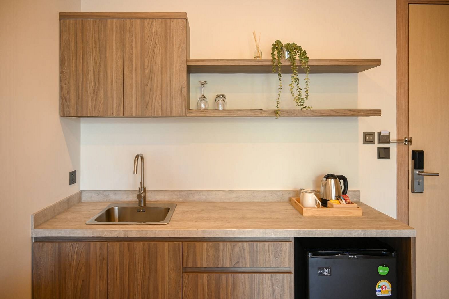 Pool Access – Twin