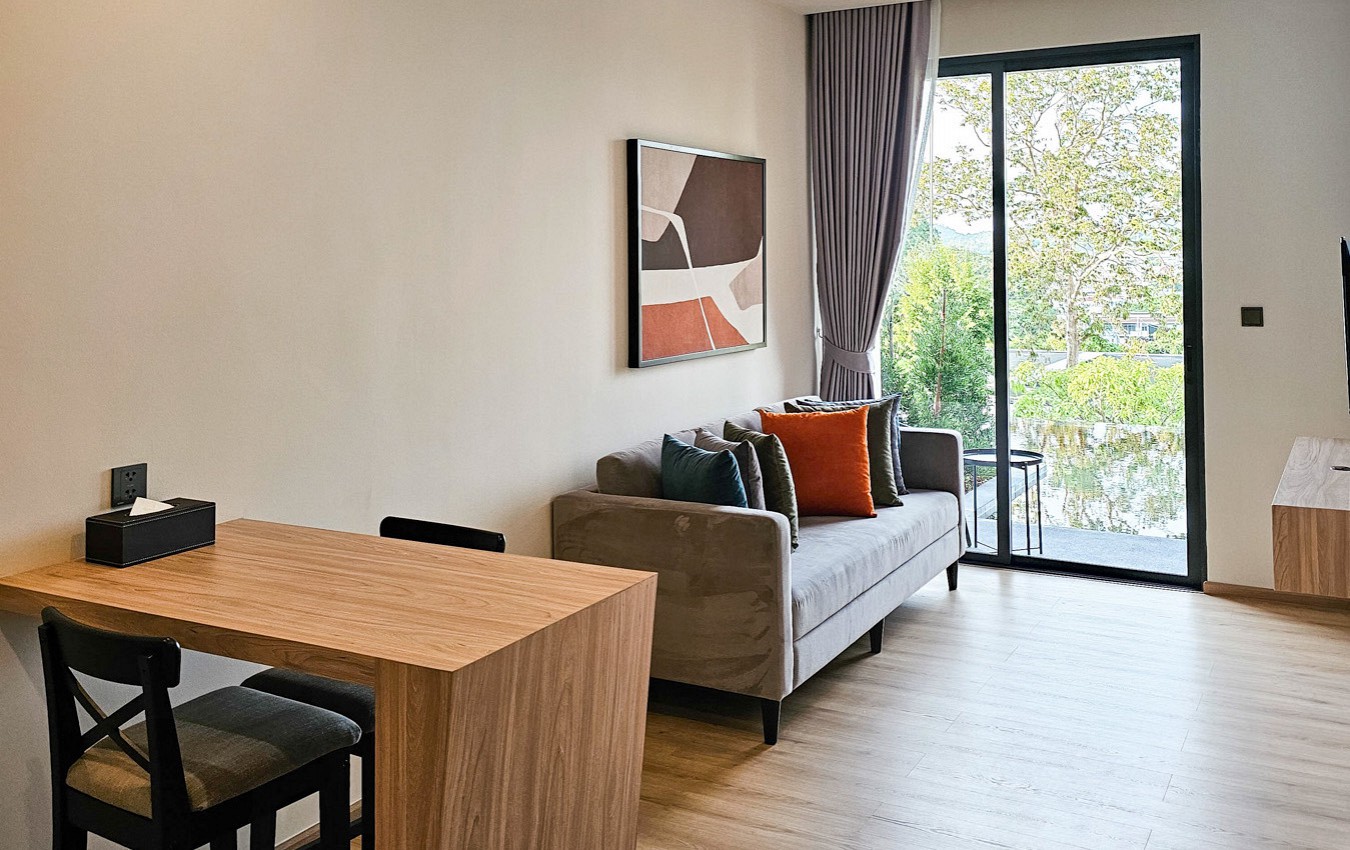 Pool Access – King